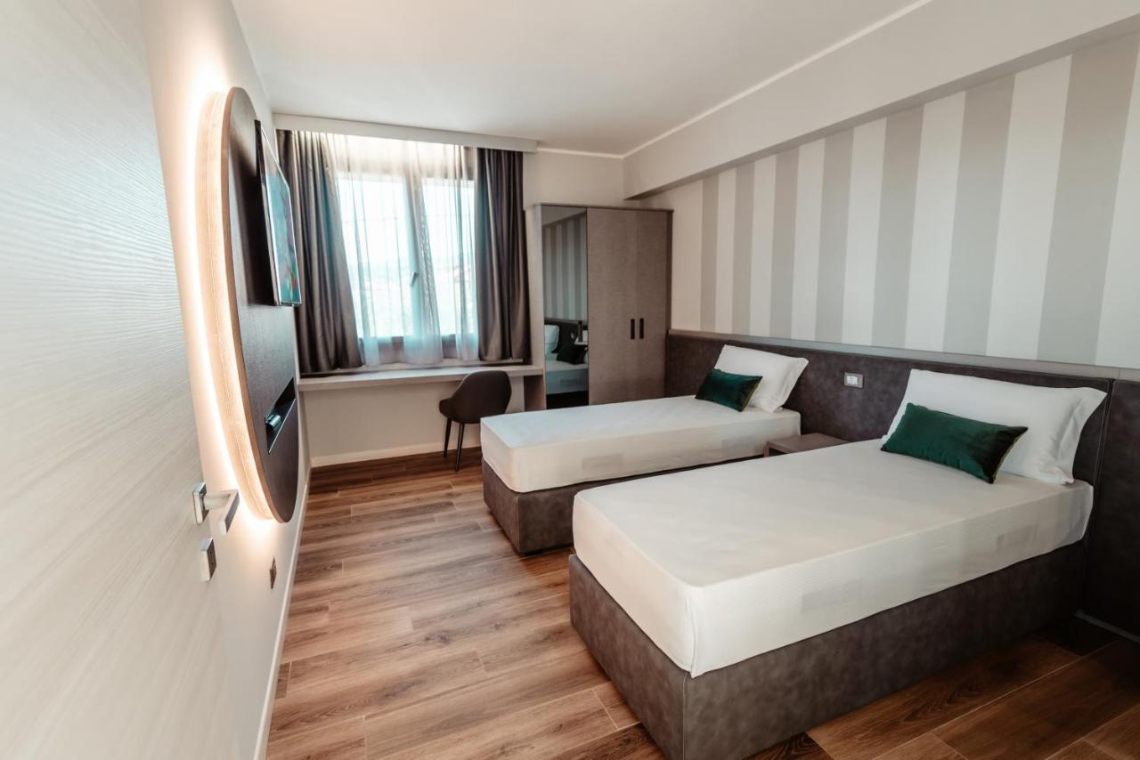 Prada' Home Eco Suites Bardolino Bagian luar foto